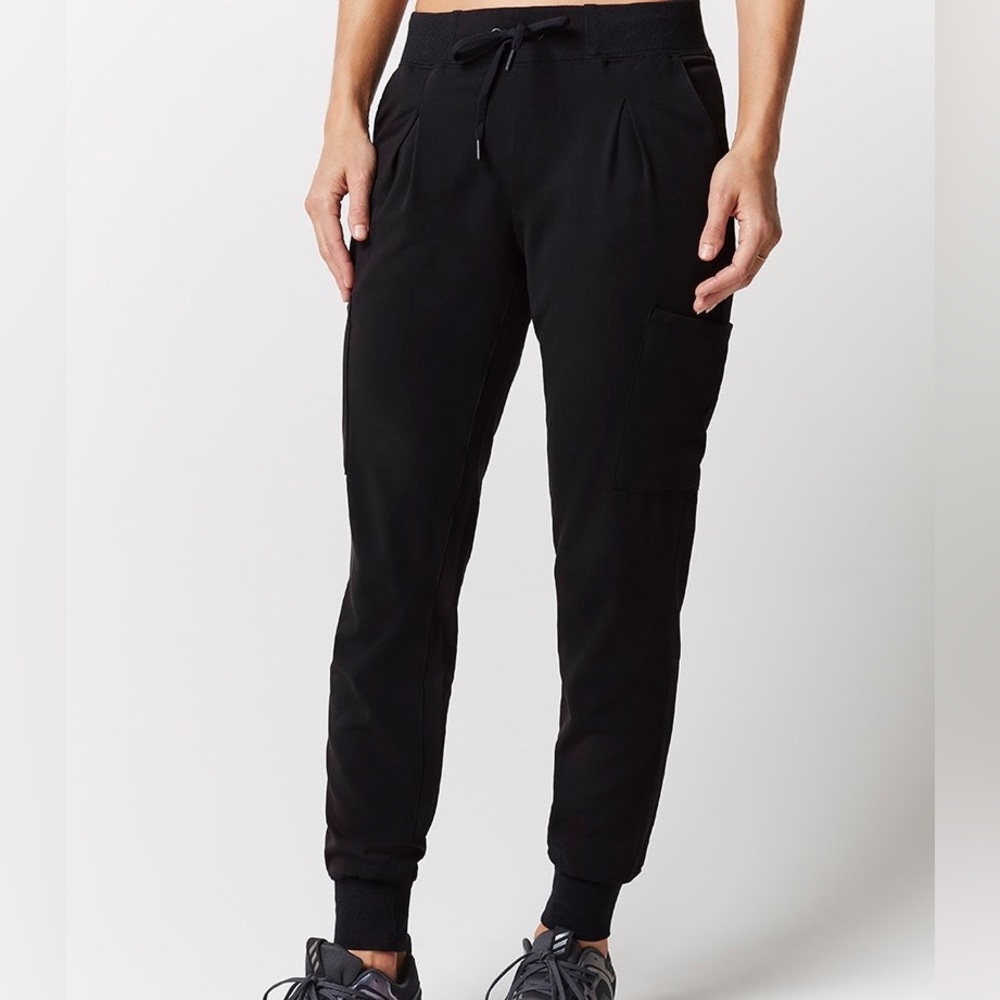 Jaanuu Black Pleated Jogger Scrub Pant